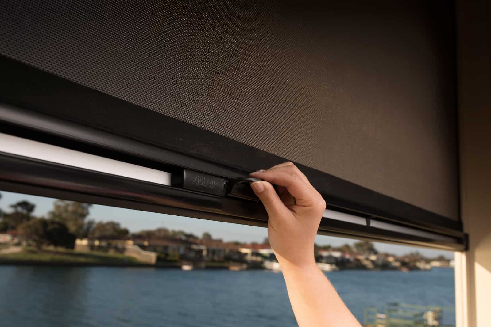 ziptrak centre handle